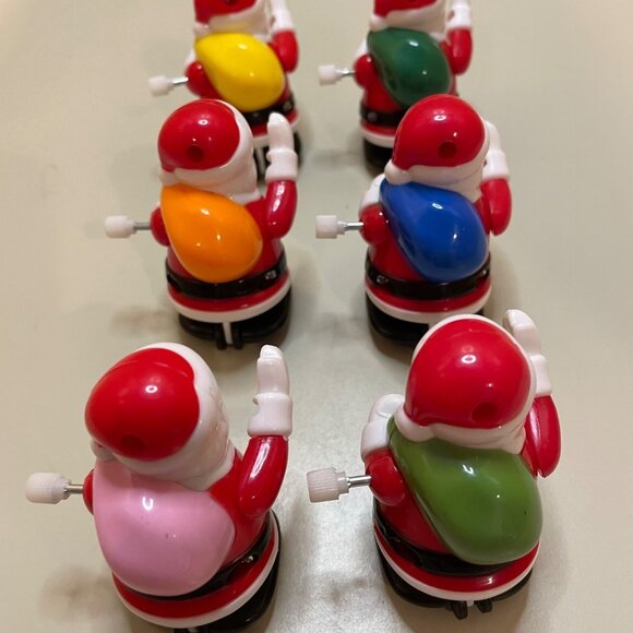 Set Of 6 Wind-Up Santa Claus Toys With Colorful Backpacks - Picture 5 of 5